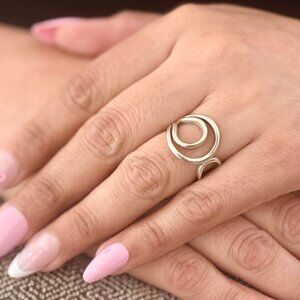✨ 925 Sterling Silver Swirl Ring | Size 7 | Pre-Owned, Great Condition ✨